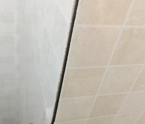 文安瓷砖空鼓维修公司分享阳台瓷砖脱落的修复过程可以分为以下几个步骤